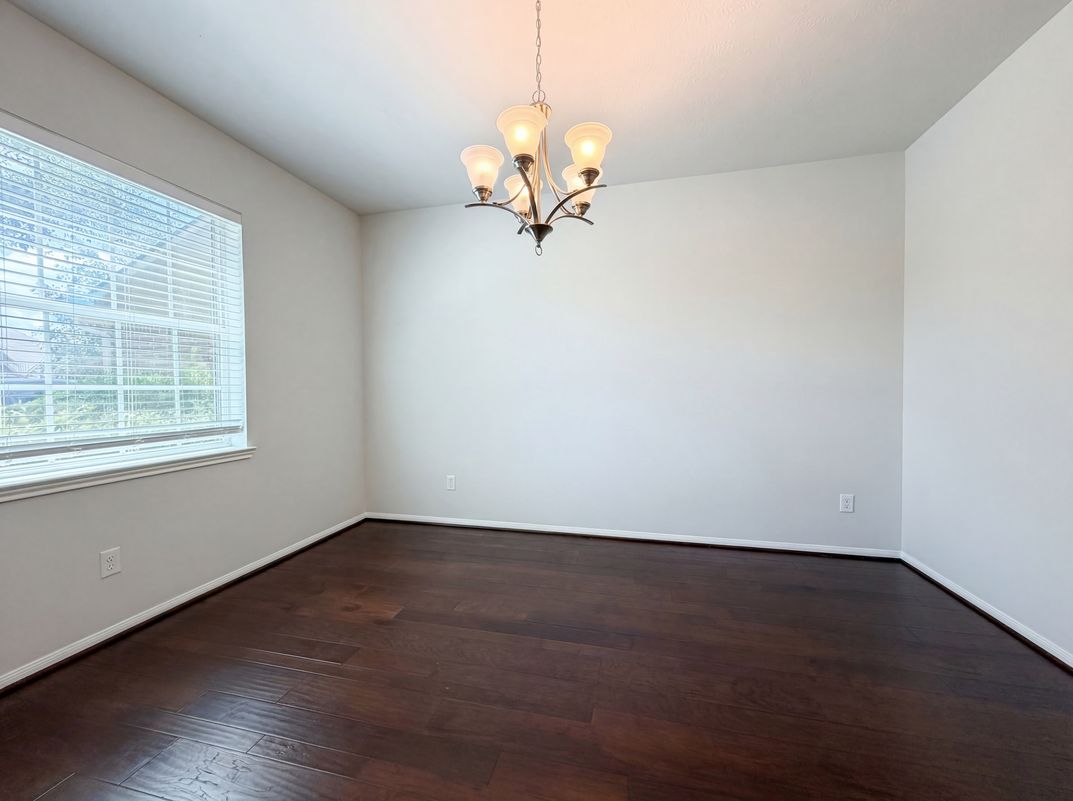 Photo 8 of 24 of 26306 Fox Ridge Ln, Katy, TX