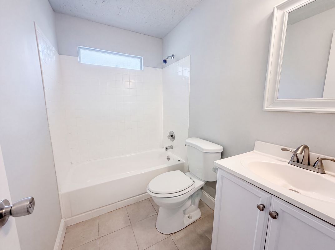 Photo 17 of 21 of 411 Capricorn Ln, Orange Park, FL