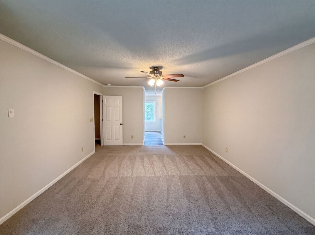 Photo 11 of 22 of 3029 Southampton Cir, Gastonia, NC