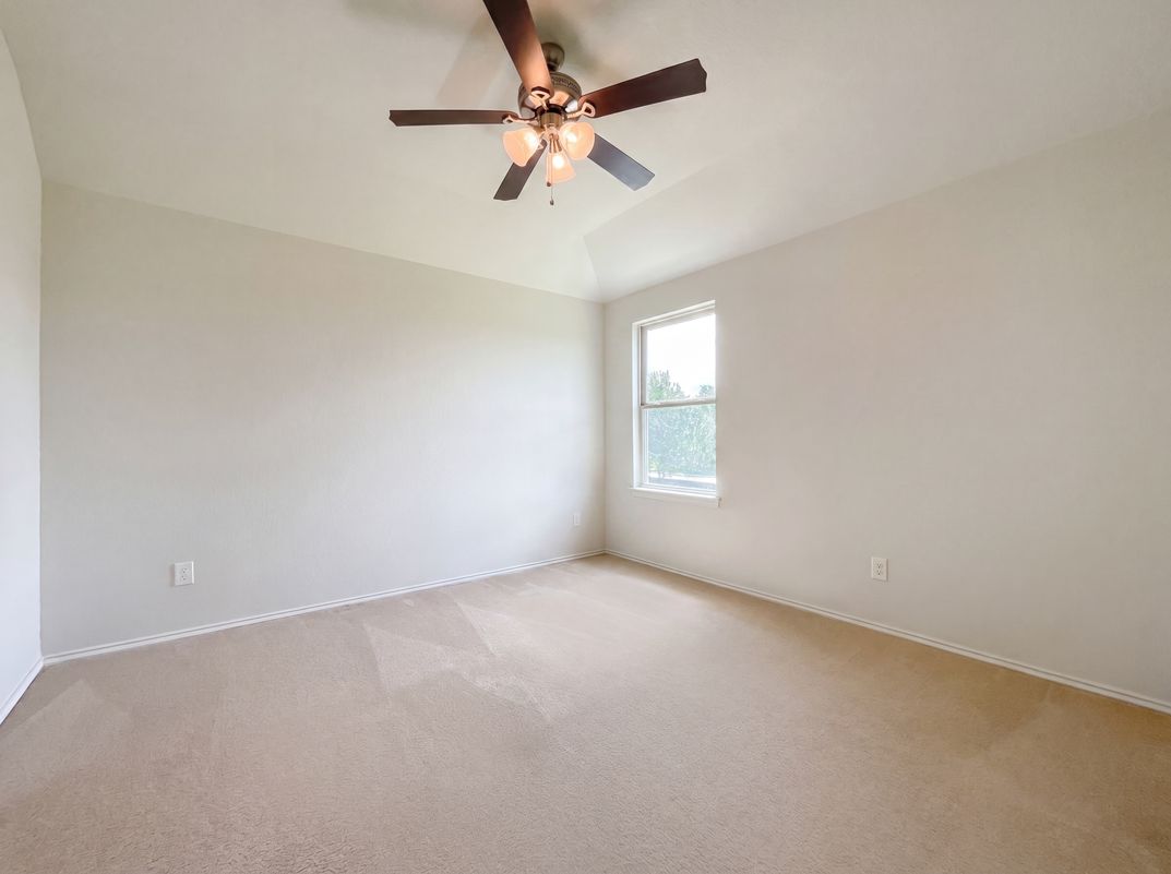 Photo 11 of 17 of 18813 Genova Bay Ct, New Caney, TX
