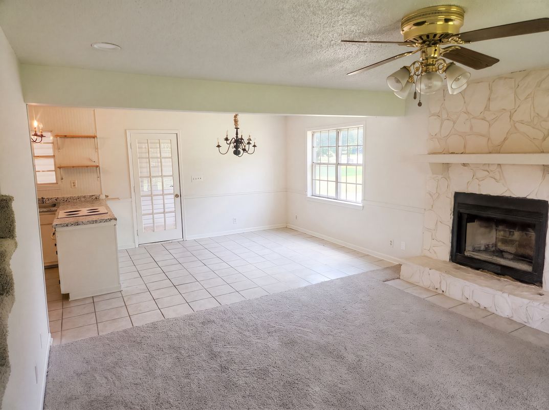 Photo 12 of 58 of 4334 Morningside Dr, Helena, AL