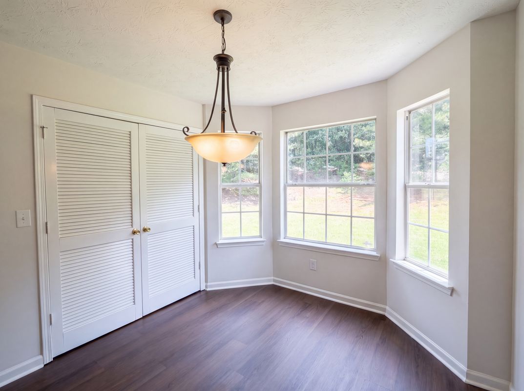 Photo 12 of 33 of 1672 Bennett Dr, McDonough, GA