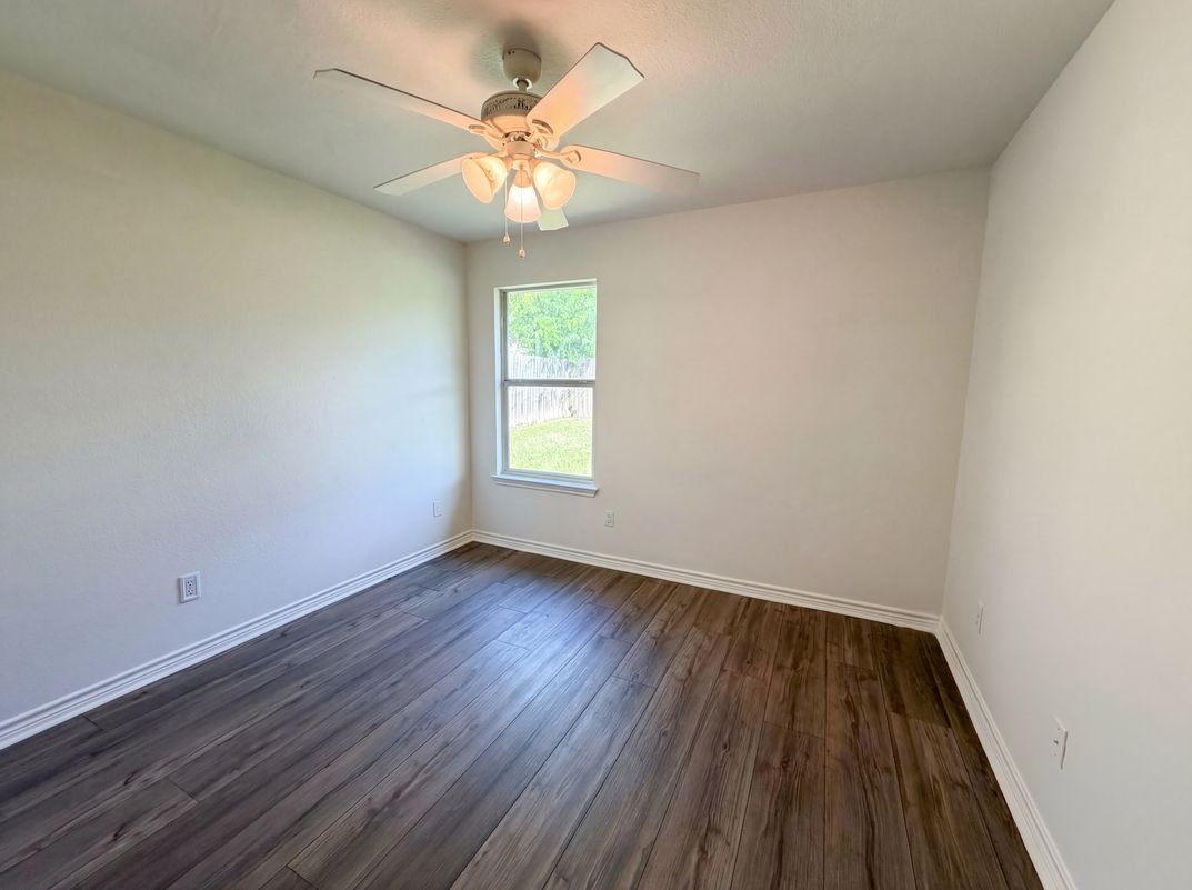 Photo 13 of 16 of 8710 Surrey Ct, Temple, TX