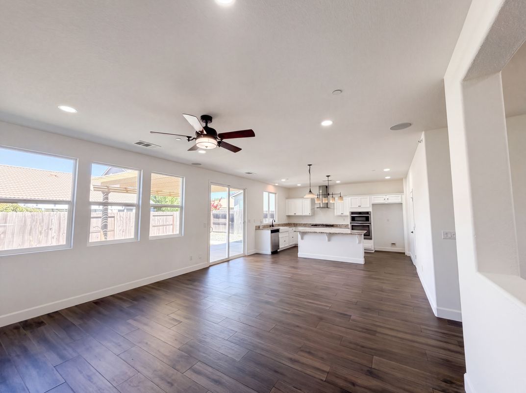 Photo 13 of 40 of 1216 Hamel Way, Galt, CA