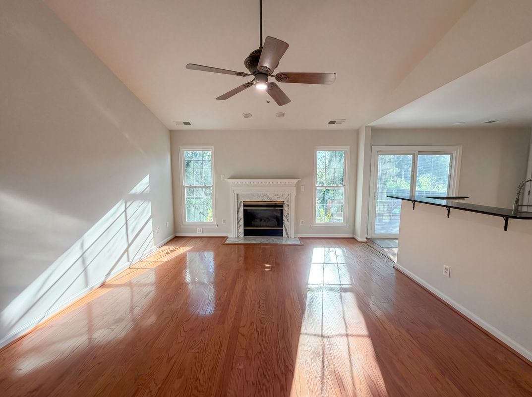 Property photo 3 of 2416 Bayview Dr