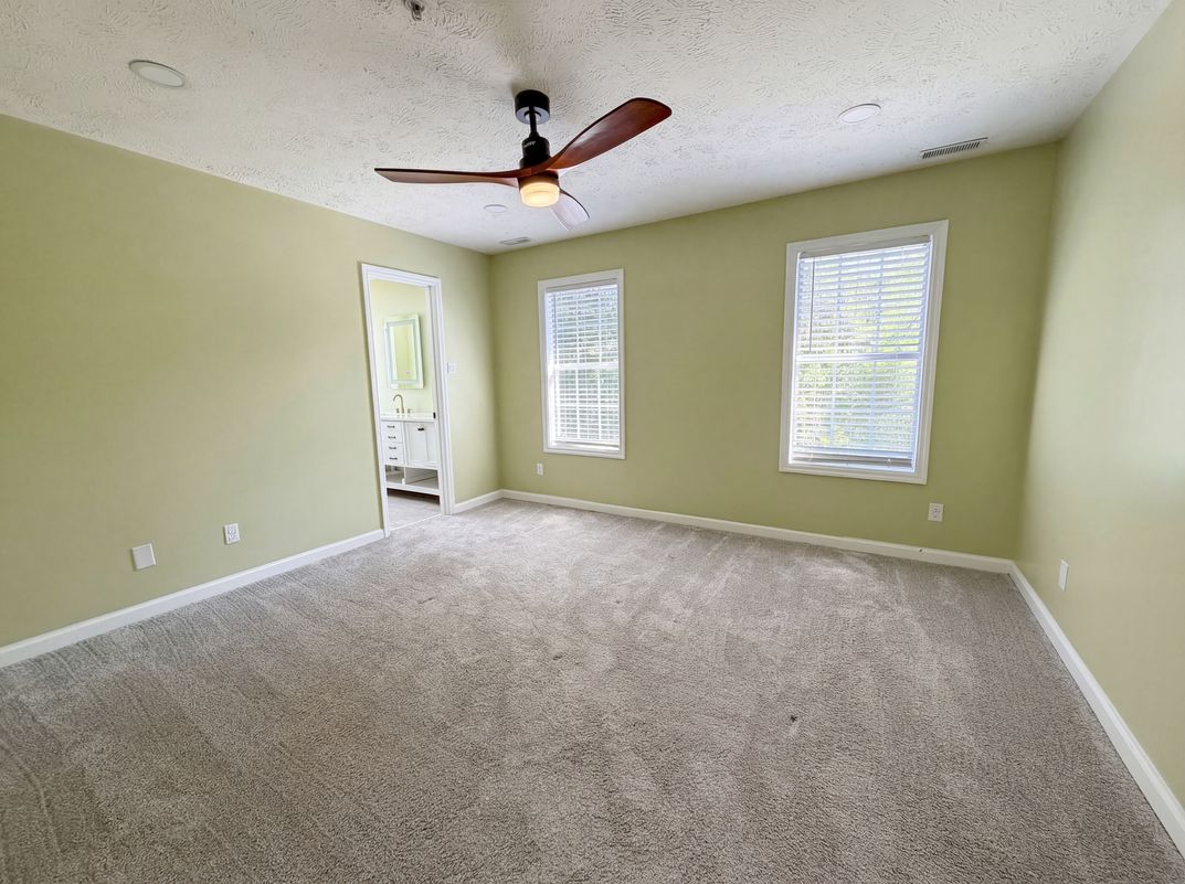 Photo 4 of 17 of 392 Bubble Creek Ct, Fayetteville, NC