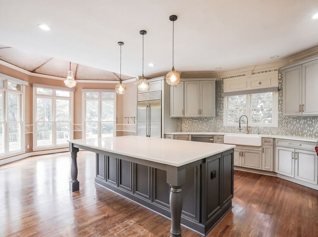 Photo 4 of 35 of 5064 Greystone Way, Hoover, AL