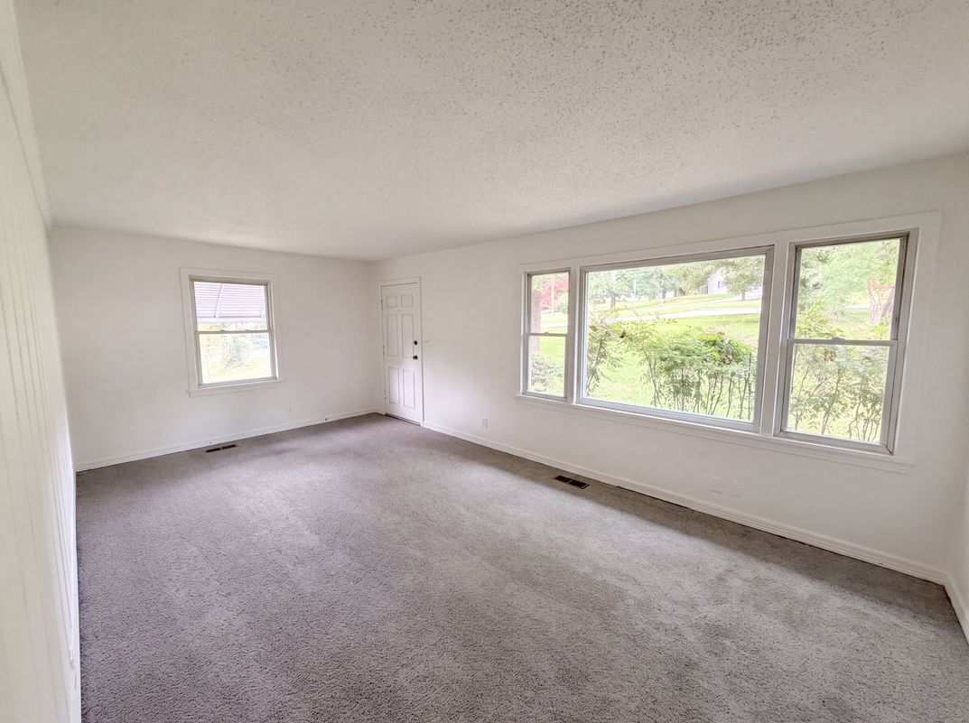 Photo 7 of 20 of 612 Victor Dr, Knoxville, TN