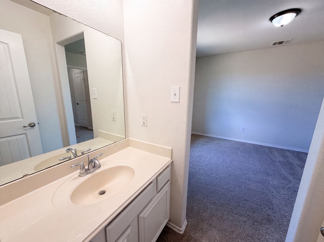 Photo 12 of 18 of 4038 Golden Rod Dr, Forney, TX