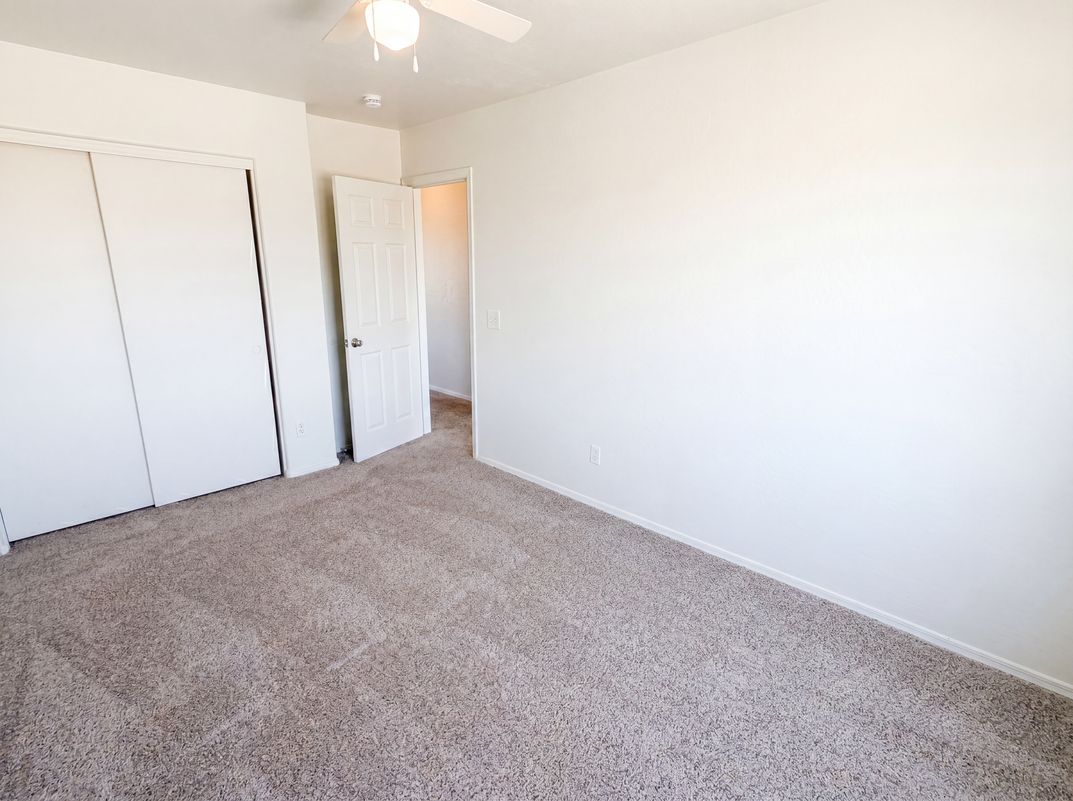 Photo 11 of 25 of 12421 W Windrose Dr, El Mirage, AZ