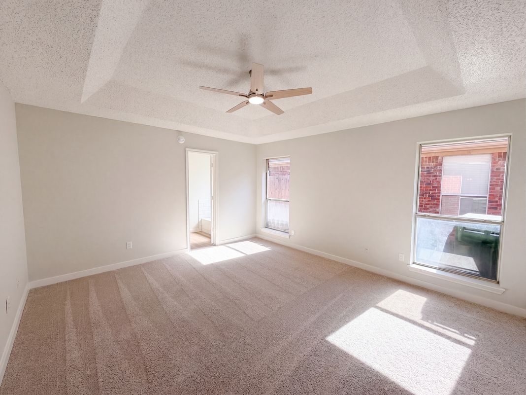 Photo 12 of 27 of 6037 Sundown Dr, Watauga, TX