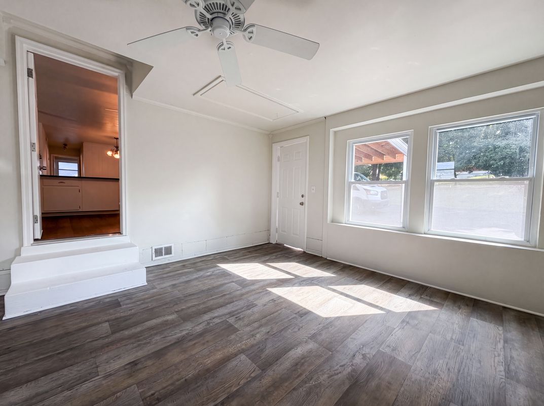 Photo 9 of 17 of 213 Bonnaridge Dr, Hermitage, TN