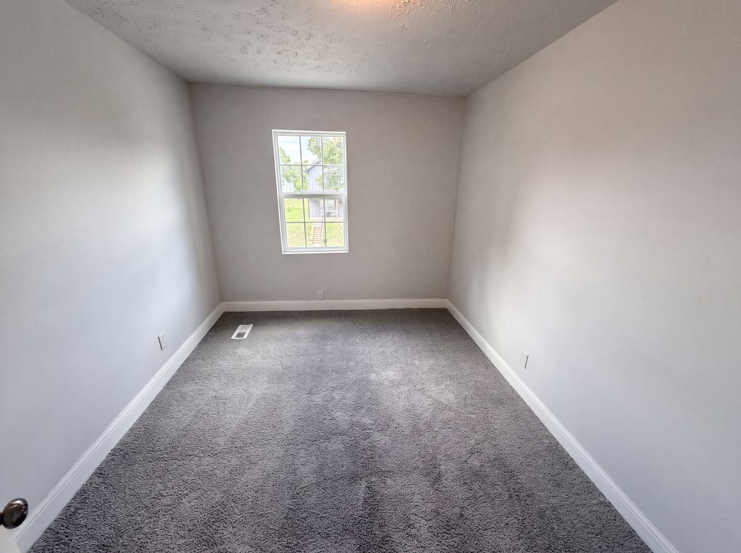 Photo 9 of 21 of 2615 Boulevard Pl, Indianapolis, IN