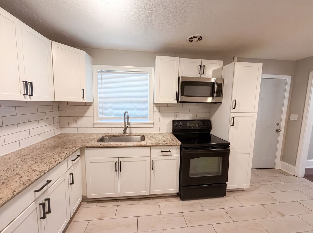 Photo 2 of 18 of 1428 Futrelle Dr, High Point, NC