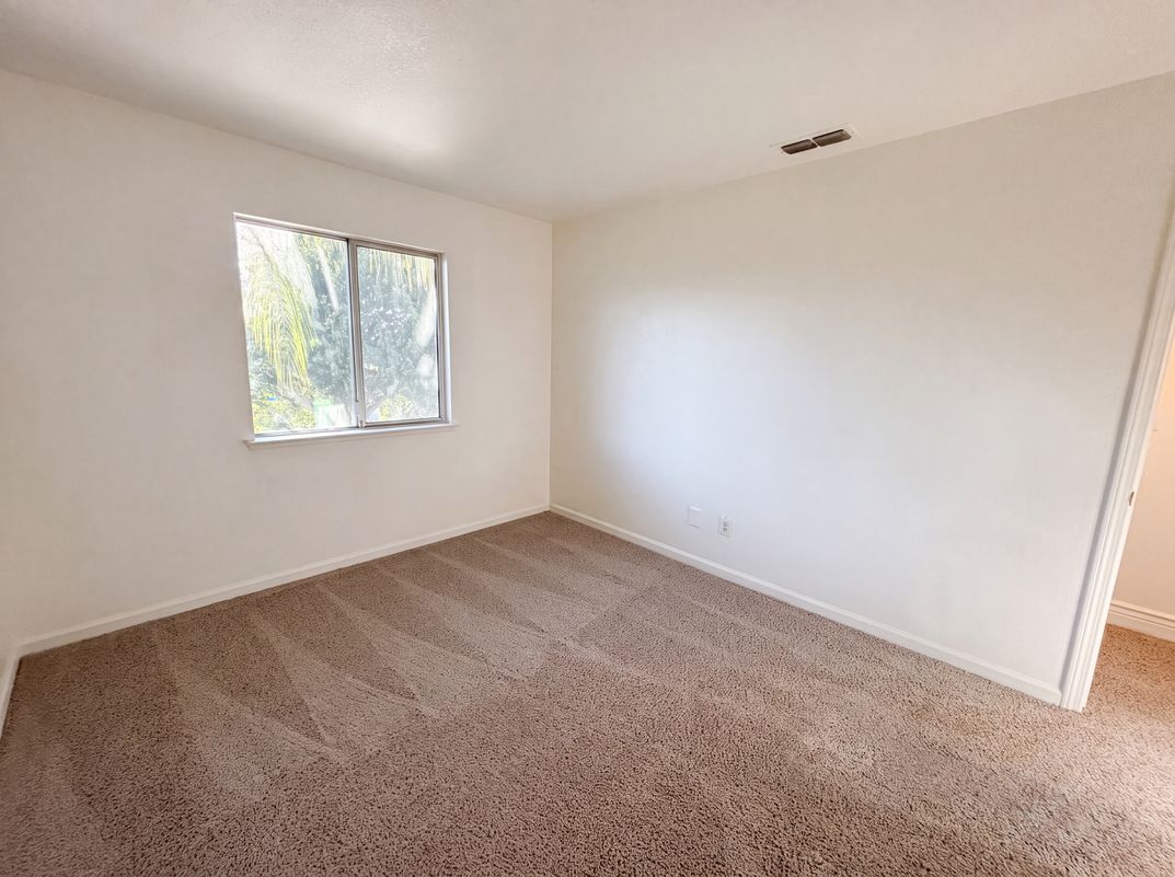 Photo 17 of 26 of 2152 Arnold Dr, Rocklin, CA
