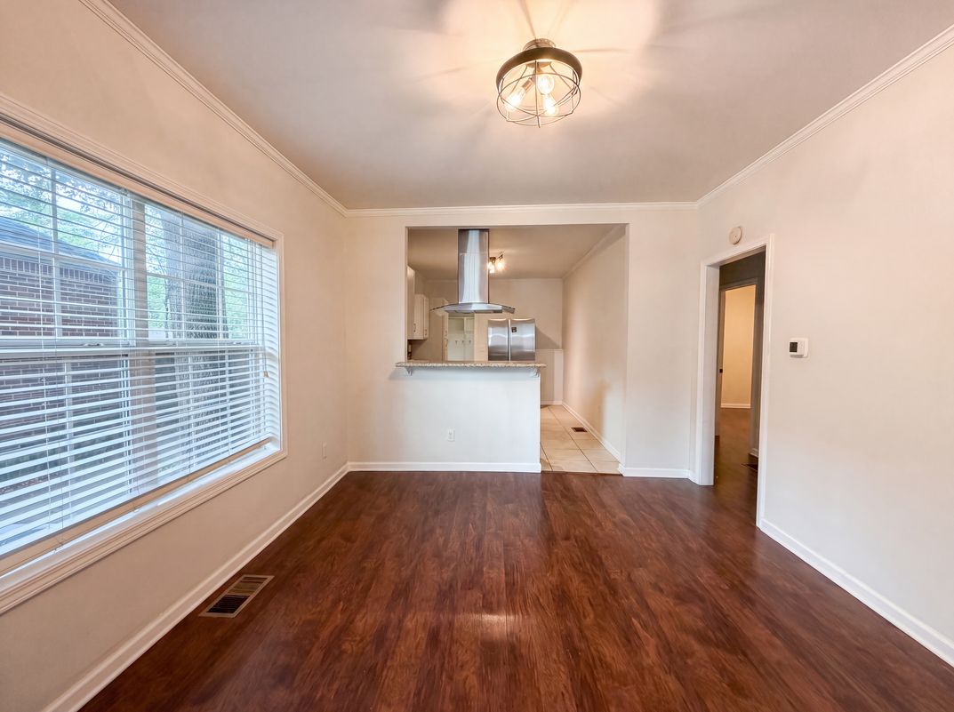 Photo 10 of 21 of 1773 Sylvan Rd SW, Atlanta, GA