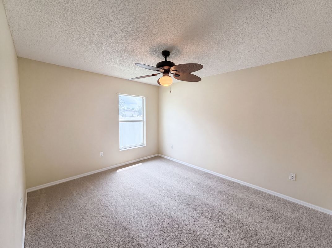 Photo 4 of 20 of 2366 Belen Dr, Deltona, FL