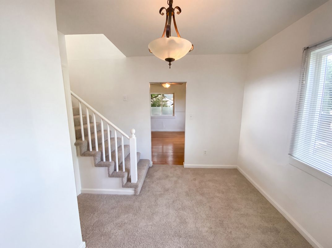 Photo 4 of 41 of 3627 S Monroe St, Tacoma, WA