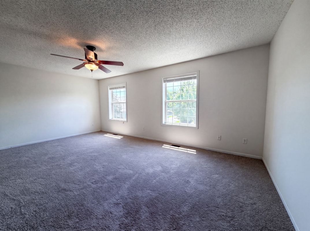 Photo 9 of 21 of 5221 Robin Ln, Farmington, MN