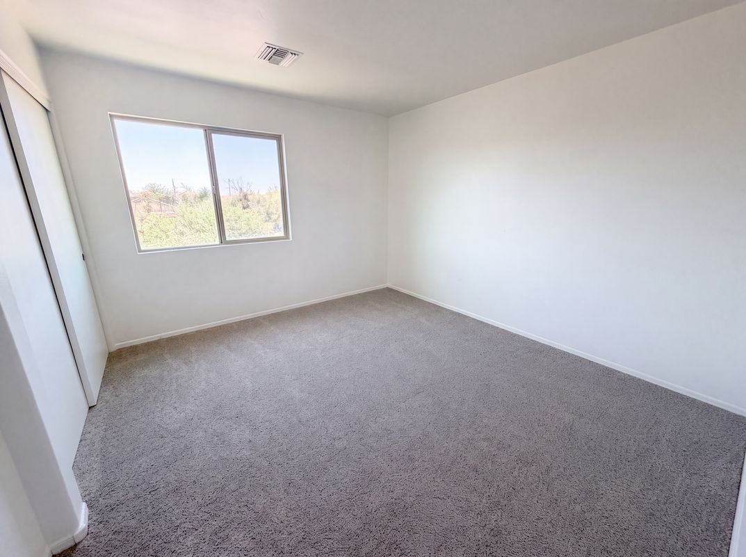 Photo 16 of 21 of 935 W Placita Canalito, Green Valley, AZ