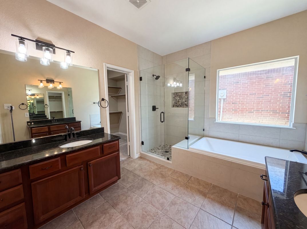 Photo 16 of 25 of 8613 Sunwood Ct, Fort Worth, TX