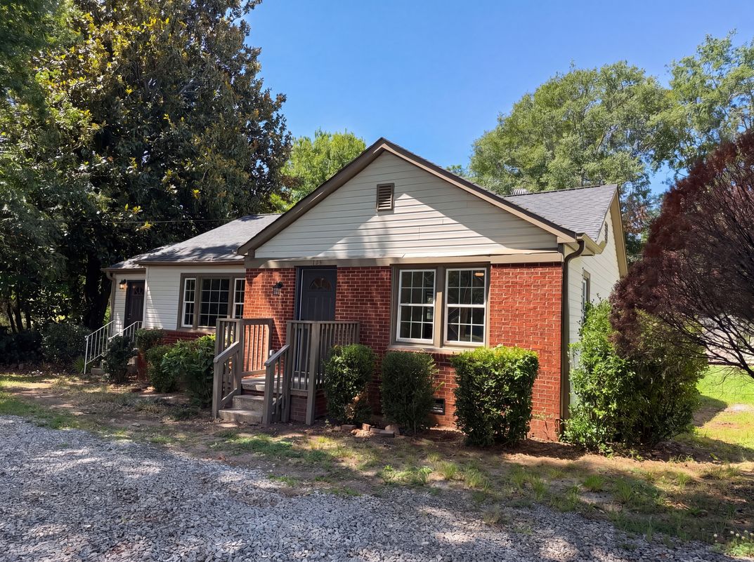 Photo 17 of 20 of 1125 Old Spartanburg Hwy, Lyman, SC