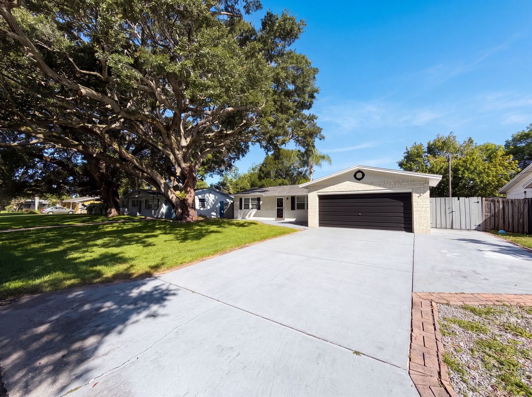 Photo 17 of 21 of 624 Sherman Rd, South Daytona, FL