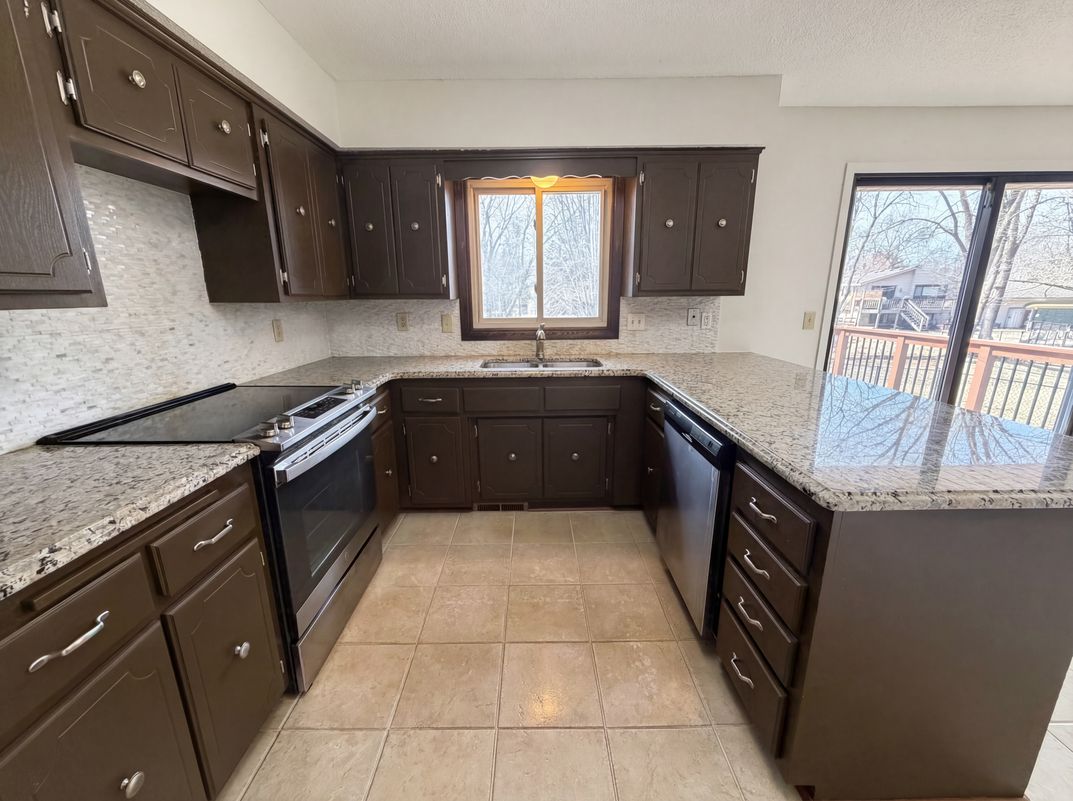Photo 6 of 30 of 9720 Austin St NE, Blaine, MN