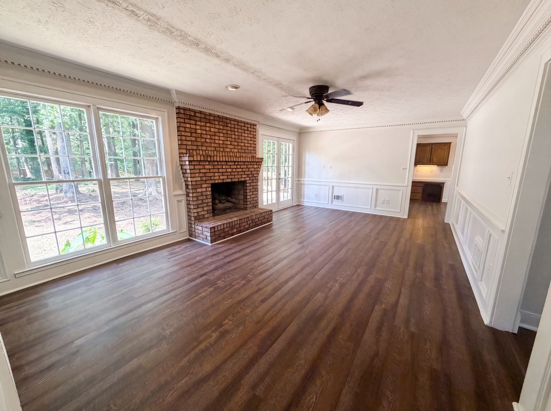Photo 9 of 29 of 4379 Inns Brook Dr, Snellville, GA