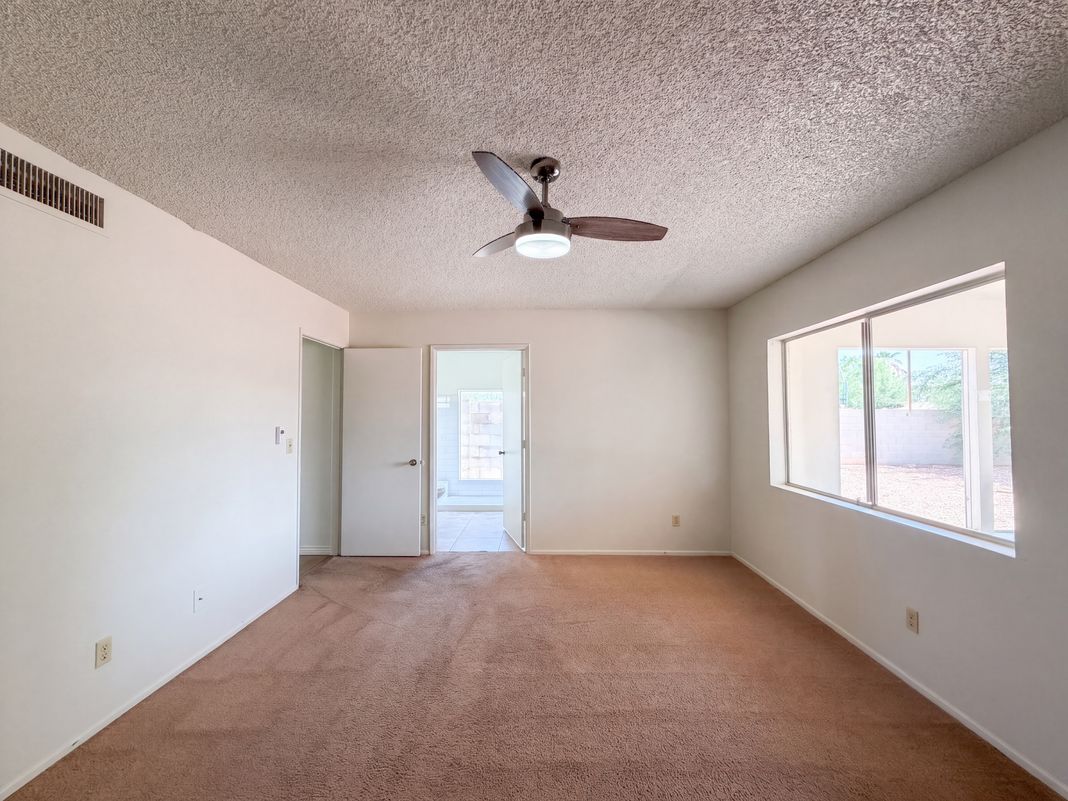 Photo 4 of 32 of 10701 W Campbell Ave, Phoenix, AZ