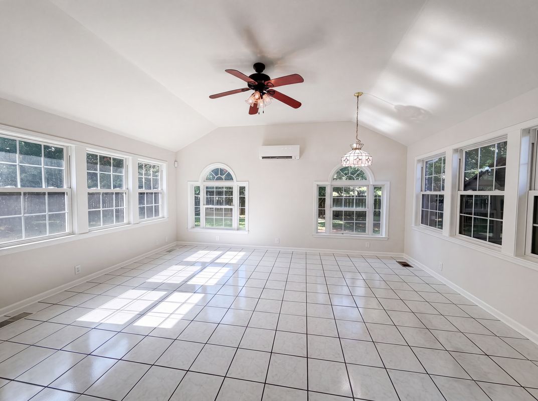Photo 10 of 27 of 807 W Thompson Ln, Murfreesboro, TN