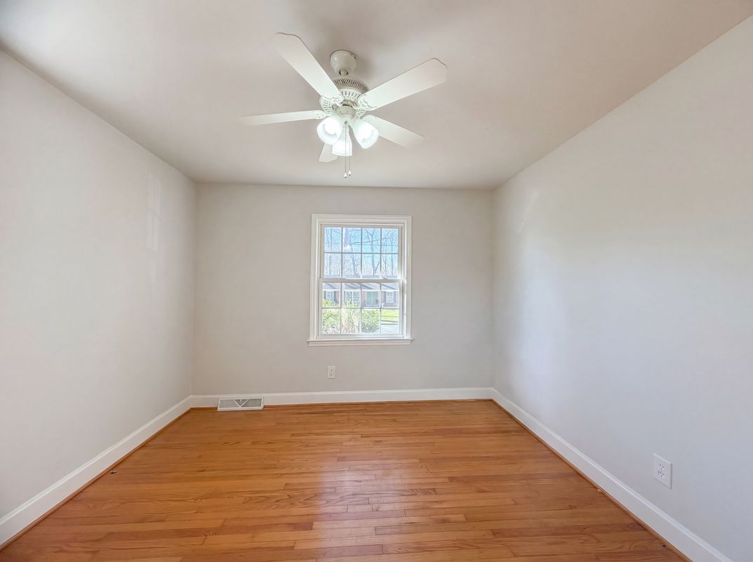 Photo 12 of 20 of 1512 Buckingham Ave, Gastonia, NC