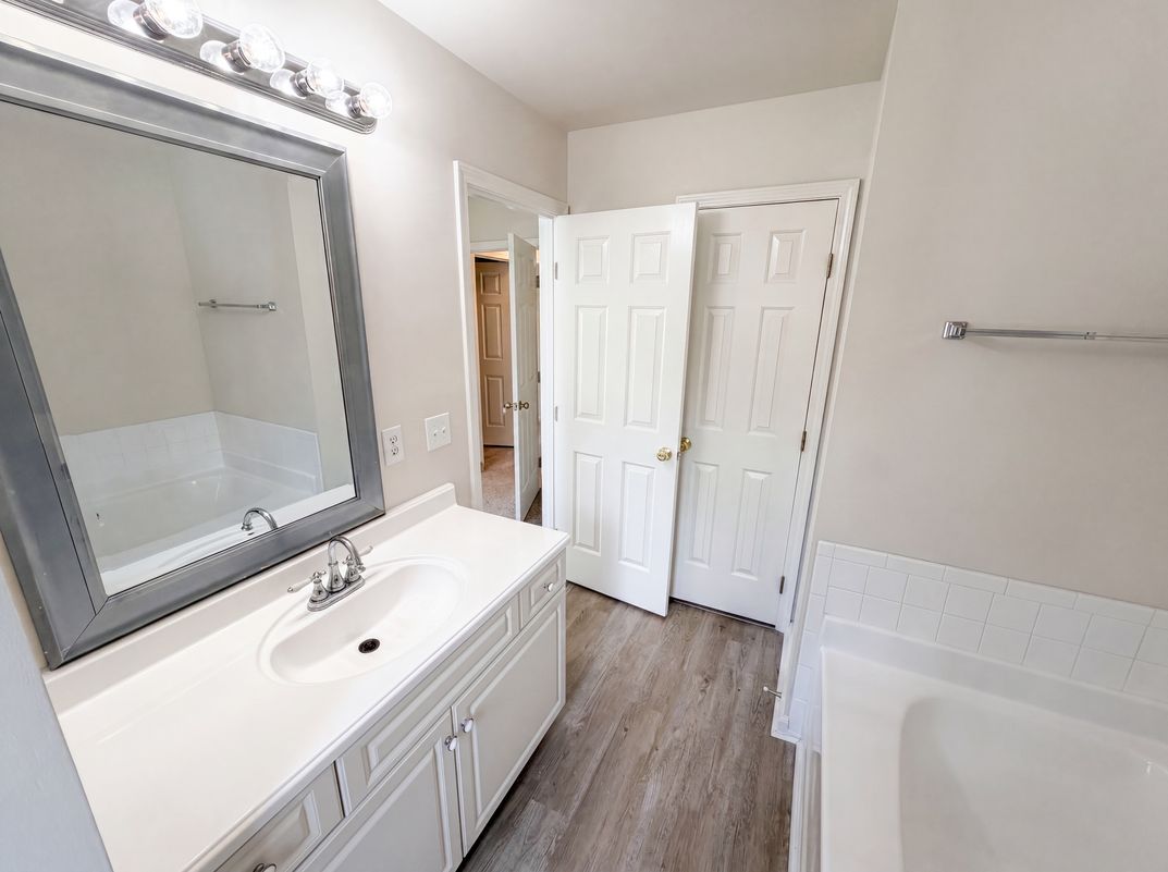 Photo 20 of 25 of 11805 Guildhall Ln, Charlotte, NC