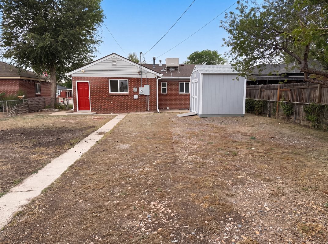 Photo 5 of 27 of 3570 Newport St, Denver, CO