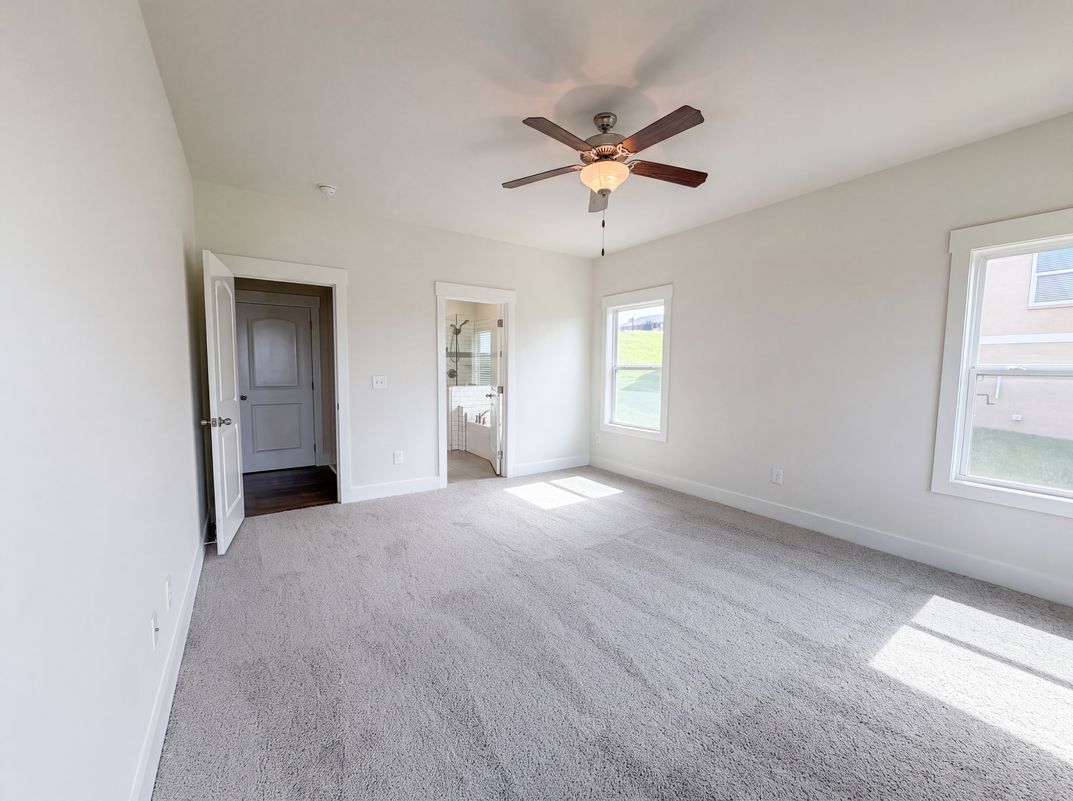 Photo 4 of 30 of 1707 Aster Dr, Columbia, TN
