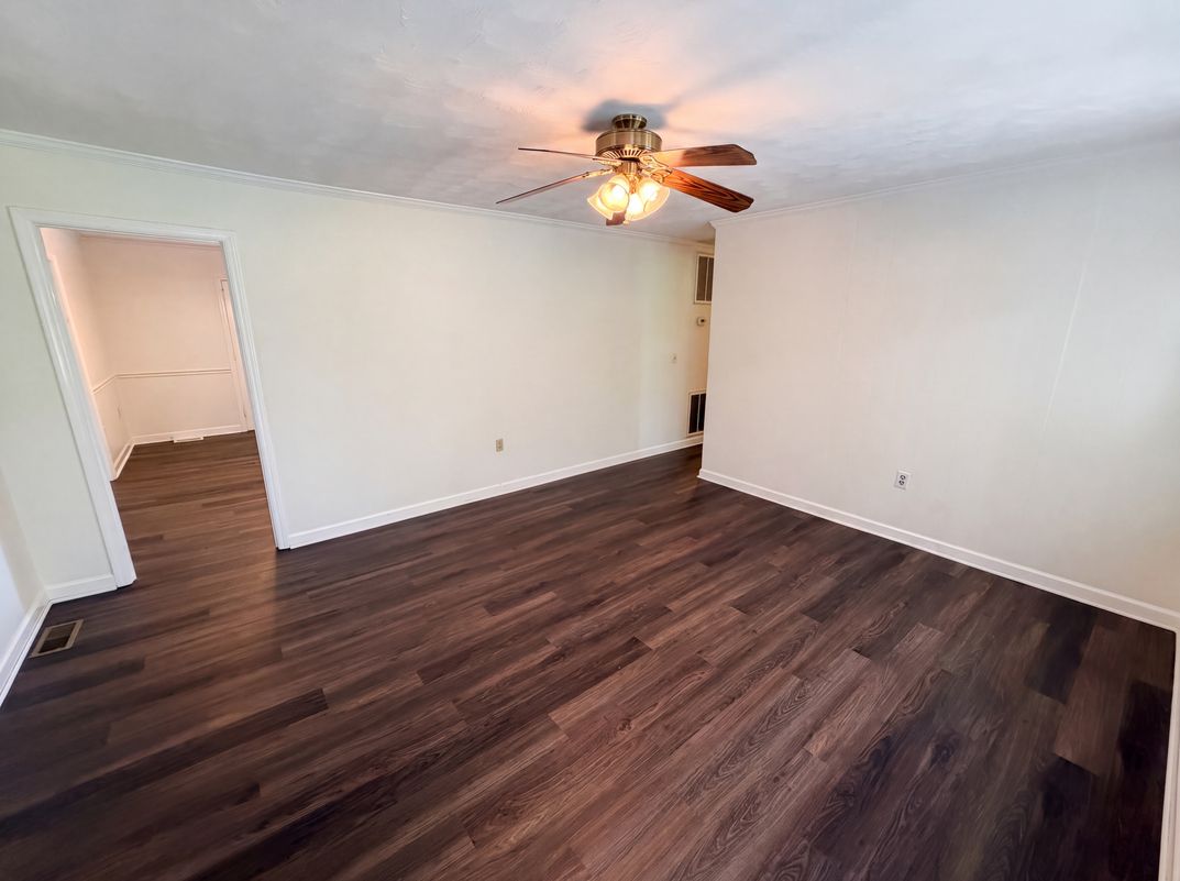 Photo 17 of 23 of 5100 Robinwood Dr, Charlotte, NC