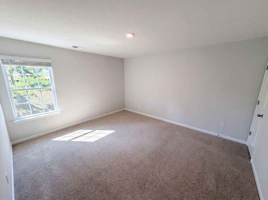 Photo 15 of 26 of 2014 Tarzi Ln, Charlotte, NC