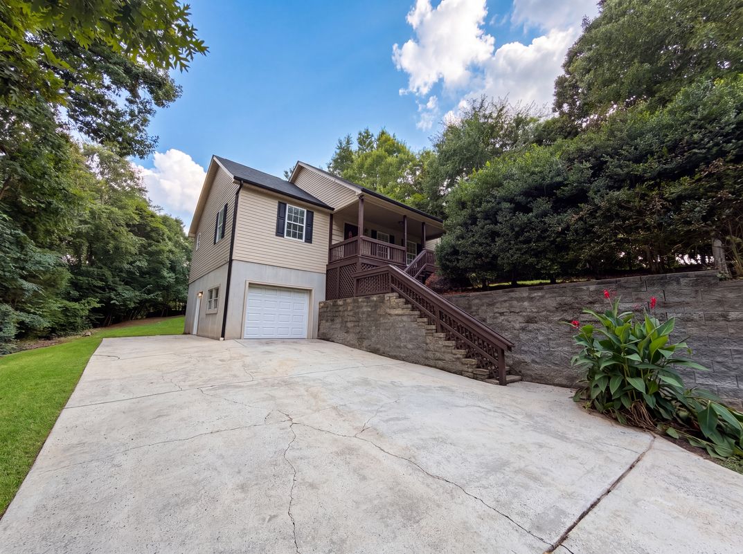 Photo 20 of 25 of 930 Marshall Dr, Concord, NC