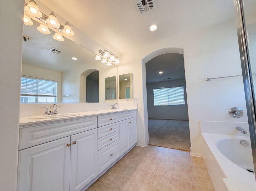 Photo 20 of 34 of 15110 Paseo Verde Pl, Victorville, CA