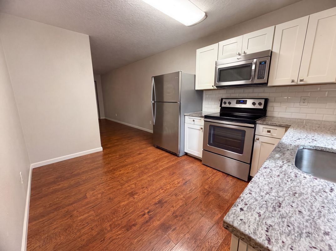 Photo 6 of 18 of 61 SE 171st Ave, Portland, OR