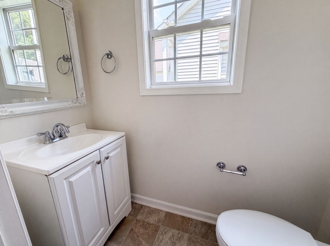 Photo 14 of 17 of 5714 Waverly Lynn Ln, Charlotte, NC