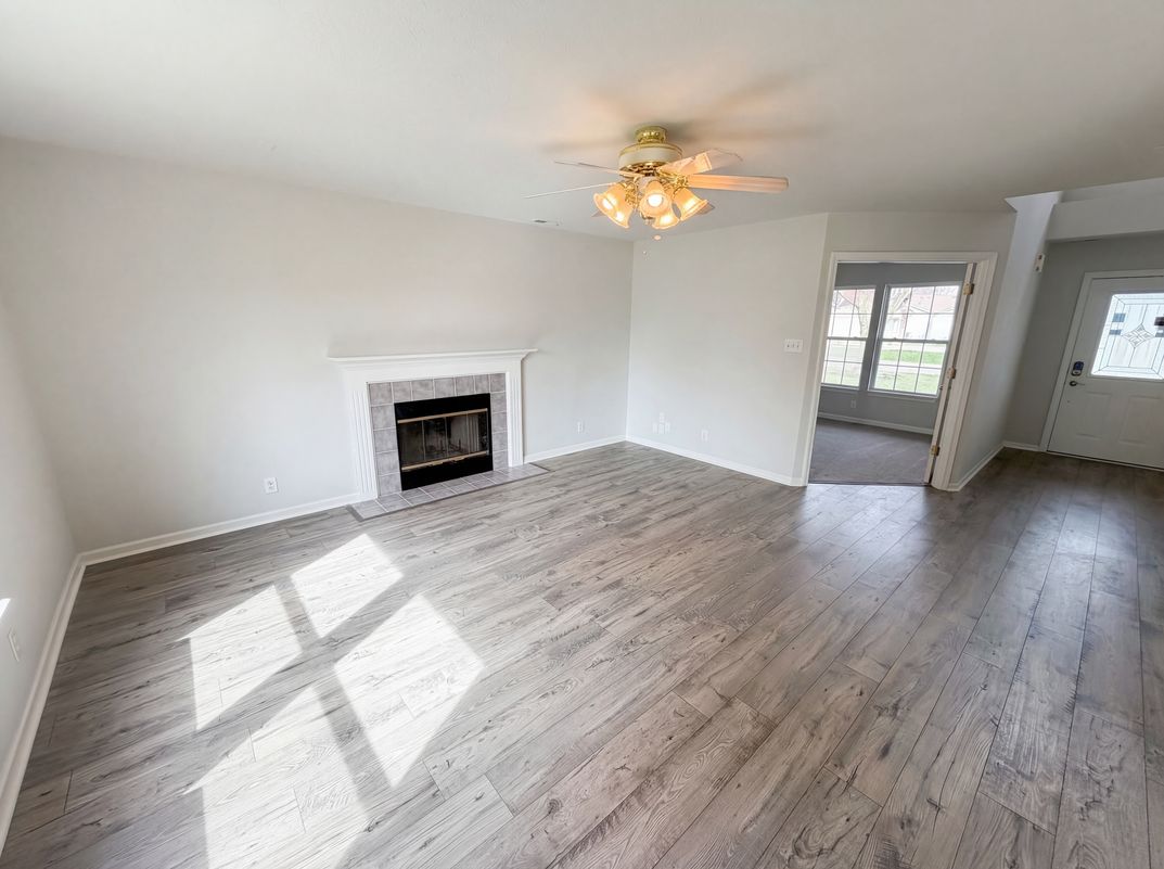 Photo 8 of 31 of 7910 Arvada Pl, Indianapolis, IN