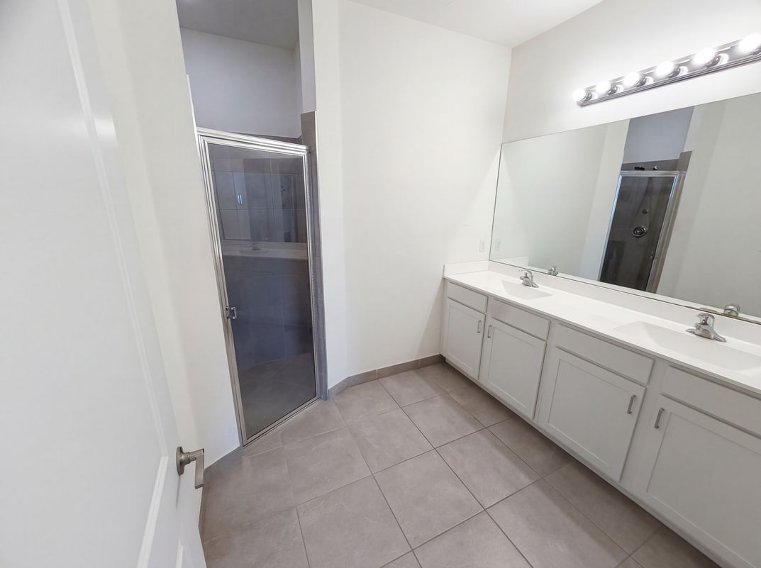 Photo 23 of 42 of 12473 NW Lynch Ln, Port Saint Lucie, FL