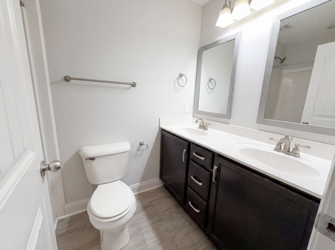Photo 6 of 22 of 432 Leslie Wood Dr, Clarksville, TN