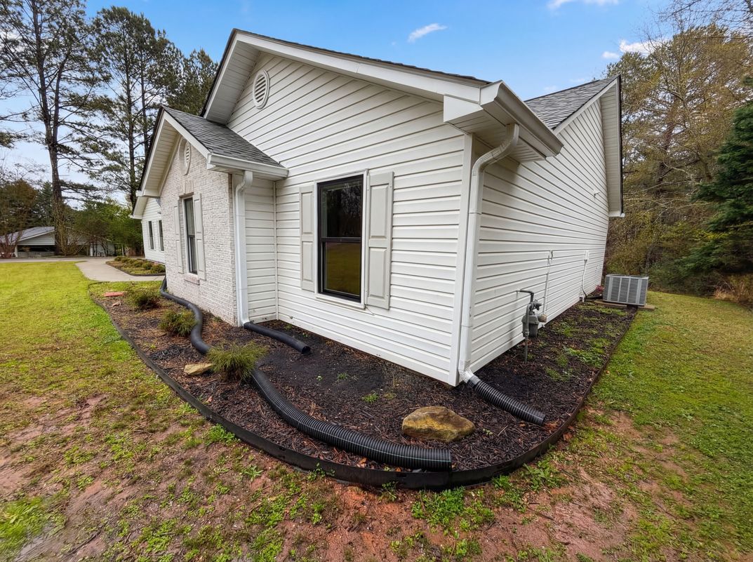 Photo 6 of 19 of 4241 Grady Smith Rd, Loganville, GA