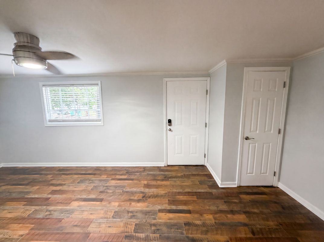 Photo 8 of 18 of 305 Woodbury St, High Point, NC