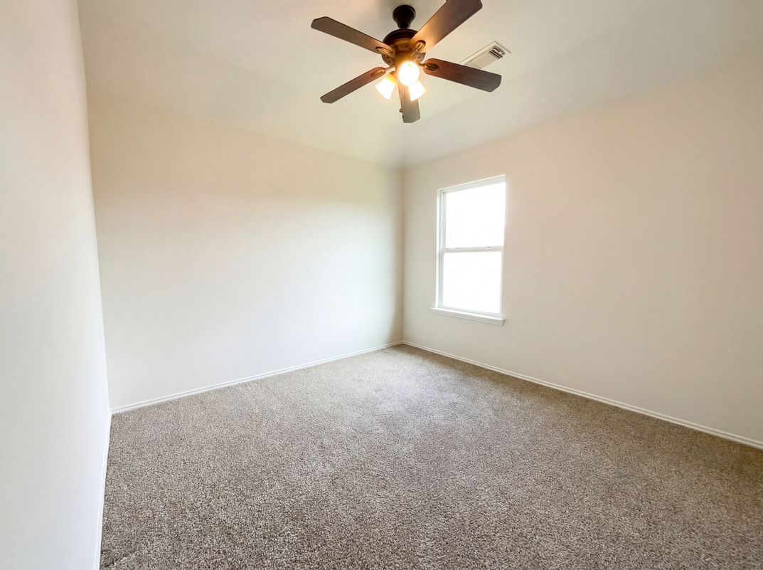 Photo 17 of 22 of 11919 Leaf Oak Dr, Houston, TX