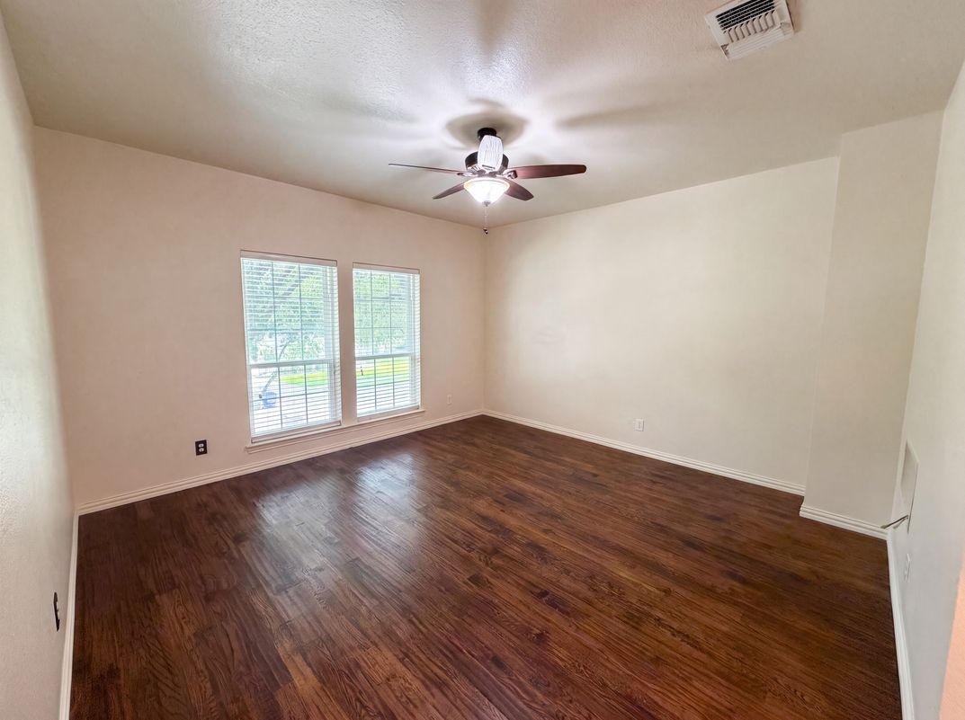 Photo 4 of 38 of 4606 Mill Wood Dr, Colleyville, TX