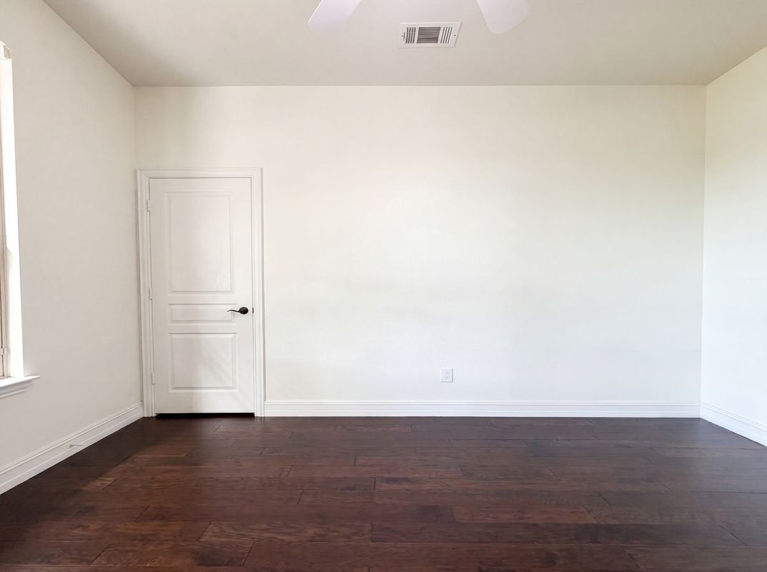 Photo 10 of 17 of 4416 Berry Ridge Ln, Frisco, TX