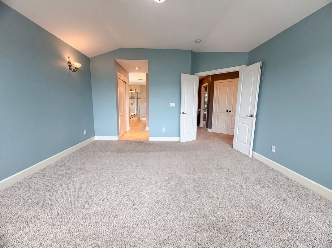 Photo 4 of 22 of 14210 SE Rolling Meadows Dr, Happy Valley, OR
